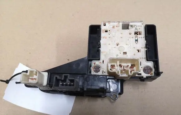 Toyota Yaris Verso A set of switches 758294 58294 2948K05