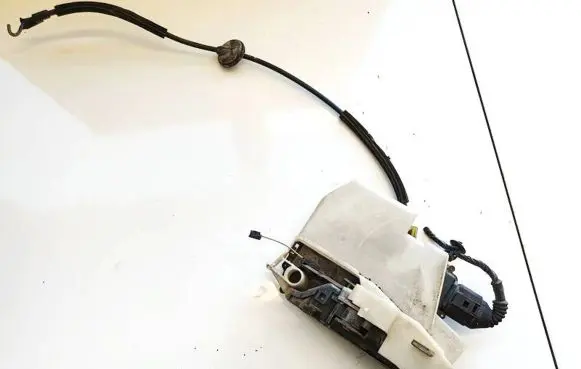 Skoda Superb B5 (3U) Front door lock