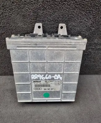 Audi A4 S4 B5 8D Engine control unit/module 8D0907557C 0261203938