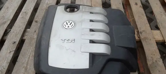Volkswagen Touareg I Engine cover (trim) 070103927