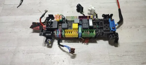 Mercedes-Benz A W176 Fuse box set 704TR1AF025 54556022 TS662200