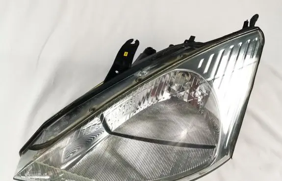 Ford Focus Headlight/headlamp XS4113006