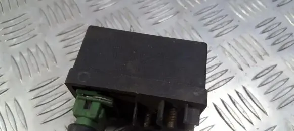 Peugeot 806 Glow plug pre-heat relay 0281003005