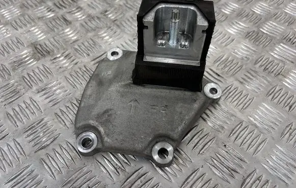 Toyota Mirai II Gearbox mounting bracket 