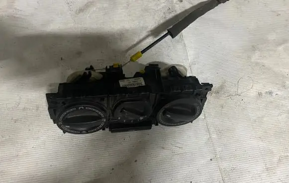 Volkswagen Transporter - Caravelle T5 Climate control unit 7H0819045A9B9 69740001 000272