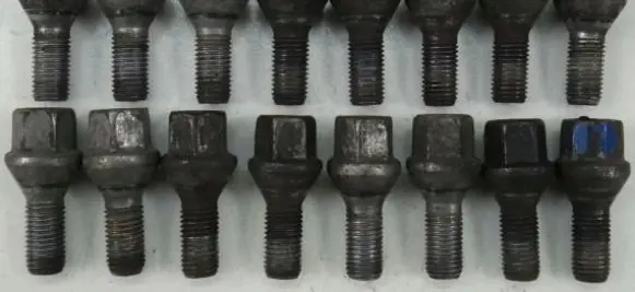 Renault Twingo II Nuts/bolts 3246084