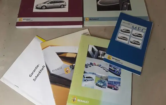 Renault Megane II Owners service history hand book 