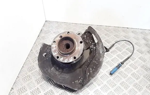 BMW 5 E39 Front wheel hub