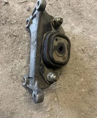 Renault Megane II Engine mount bracket 8200209324