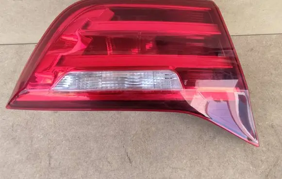 BMW M4 F82 F83 Tailgate rear/tail lights 63218059655 8059655 618305