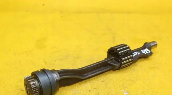 Audi A4 S4 B8 8K Oil pump balance shaft 06KG