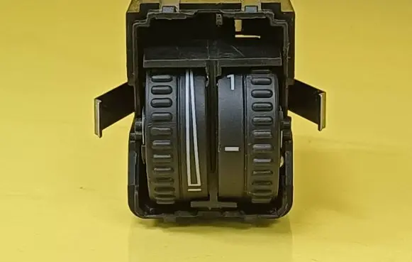 Volkswagen Golf Plus Headlight level height control switch 5M0941333A