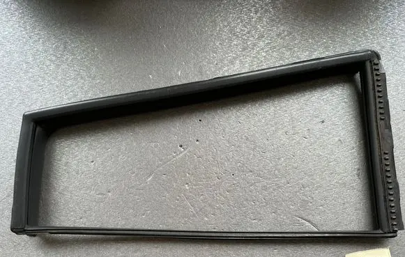 Nissan Patrol Y61 Rubber seal rear door window/glass 82273VB000