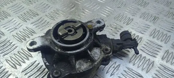 Renault Master II Vacuum pump 8200640105