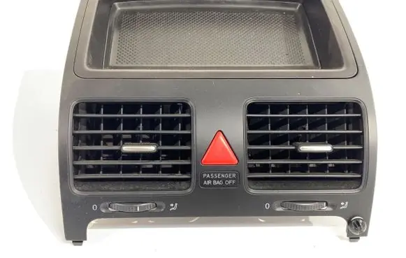 Volkswagen Golf V Dashboard side air vent grill/cover trim 