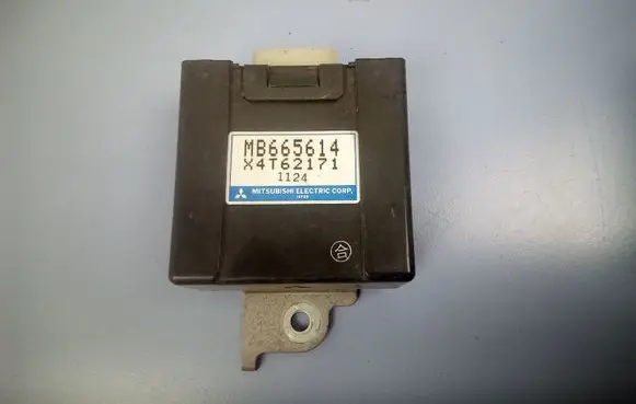 Mitsubishi Pajero Other relay MB665614 X4T62171