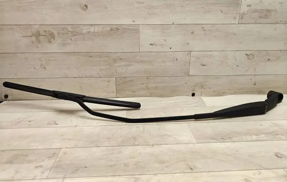 Hyundai i20 (PB PBT) Front wiper blade arm 