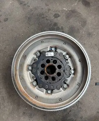 Volkswagen Golf VIII Dual mass flywheel 05L105266J
