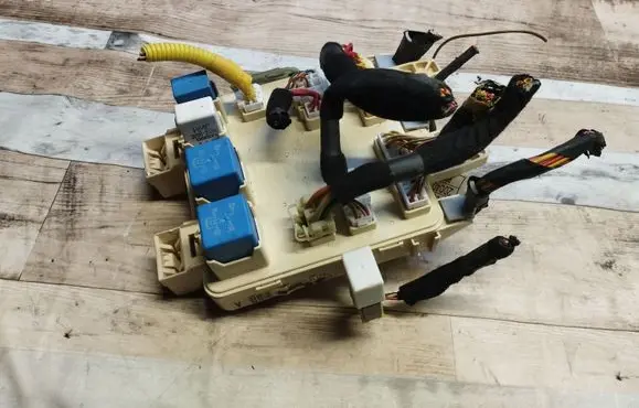 Hyundai Elantra Fuse module 911102D001