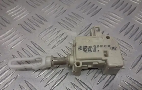 Audi A2 Shock absorber/damper mounting bracket 8E5962115