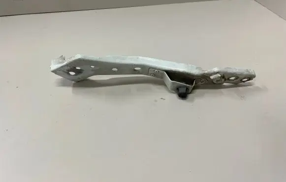 Renault Megane III Headlight/headlamp mounting bracket 6251206D