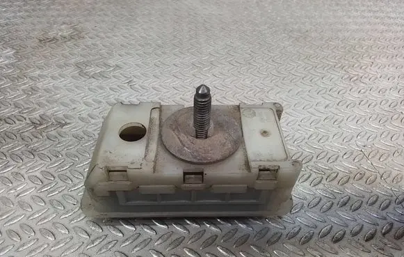Toyota Proace Radiator mount bracket 9800613580
