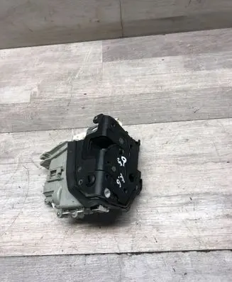 Audi Q5 SQ5 Rear door lock 8K0839015E