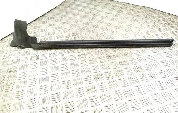 Peugeot 508 II Rubber seal front door window/glass 9813391480