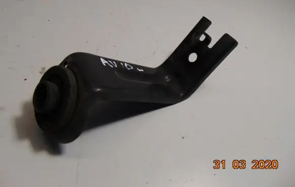Toyota Avensis T270 Radiator support slam panel bracket 