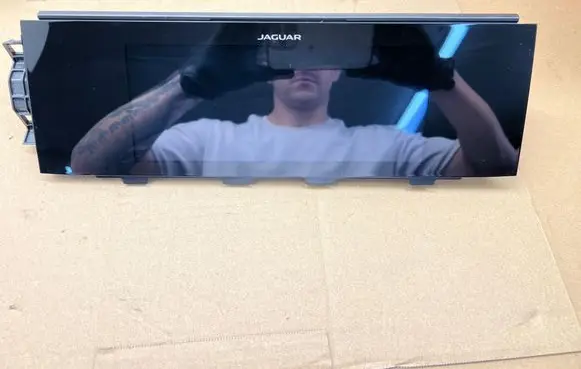 Jaguar I-Pace Screen/display/small screen J9D319C279AF E10SV2