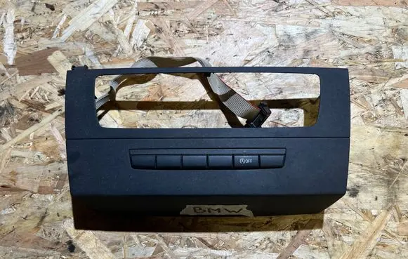 BMW 3 E90 E91 Dashboard lower bottom trim panel 108229