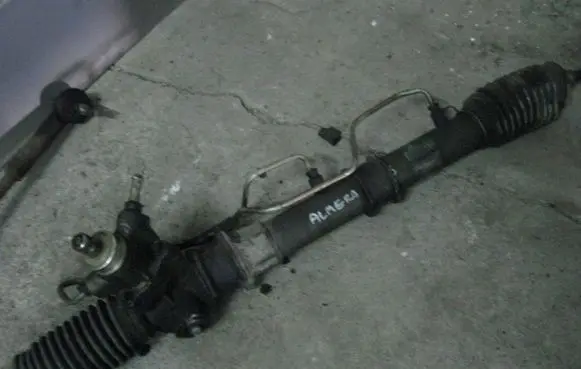 Nissan Almera Steering rack