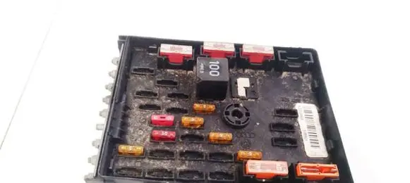 Volkswagen PASSAT CC Fuse box set 3C0937125 63592777