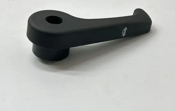 Engine bonnet (hood) release handle