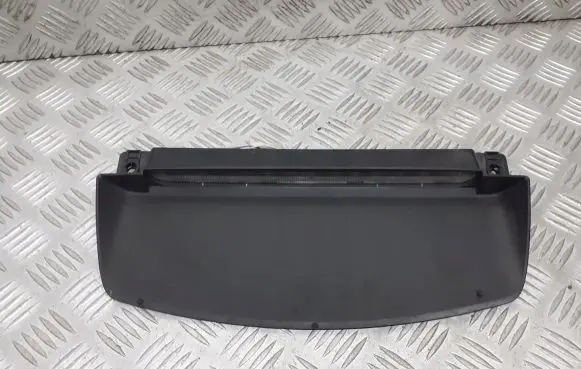 Nissan Primera Third/center stoplight