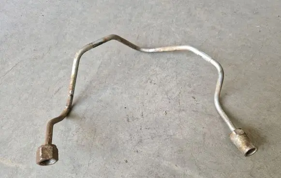 Toyota Hilux (AN10, AN20, AN30) Fuel injector supply line/pipe 