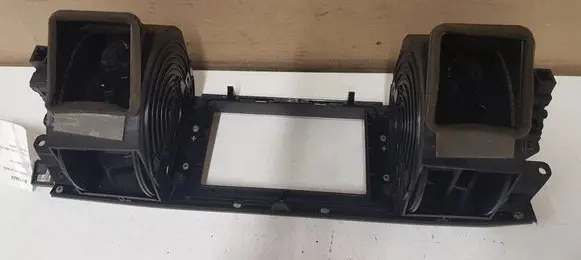 Jaguar XF X250 Dash center air vent grill 8X2319K617 02062009
