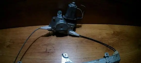 Chevrolet Kalos Sliding door window regulator with motor