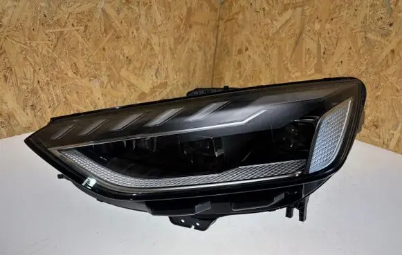 Audi A4 S4 B9 8W Headlight/headlamp 8W0941035E