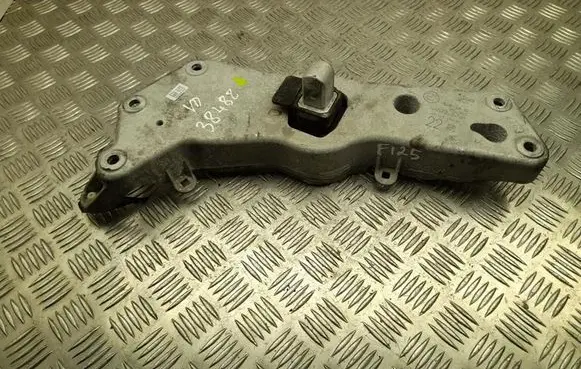 BMW 5 G60 Engine mount bracket 9454216