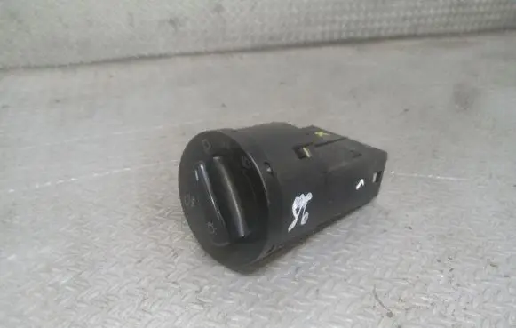 Volkswagen PASSAT B5 Light switch 1C0941531
