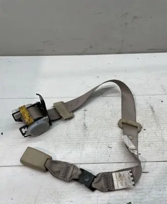 Lexus IS 220D-250-350 Middle seatbelt (rear) 0435027