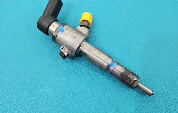 Fuel injector