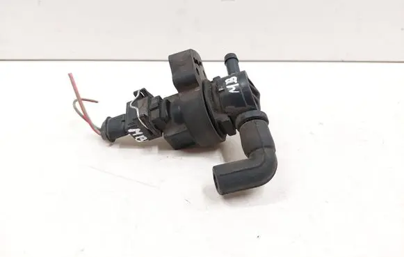 Mercedes-Benz E W211 Vacuum valve 0004703593