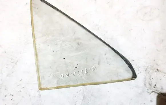 Volkswagen Jetta II Front door vent window glass four-door 