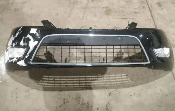 Ford Mondeo MK IV Front bumper juodas