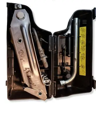 Audi A6 S6 C4 4A Tool set 4B9012113