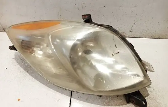 Toyota Yaris Headlight/headlamp