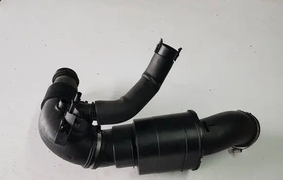 BMW 5 F10 F11 Air intake duct part III7605638III 7605638