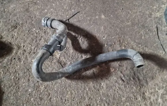 Volvo S80 Engine coolant pipe/hose